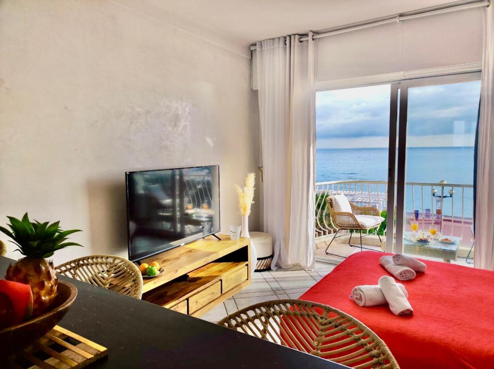 Sea Front Yourhosthelper Apartment