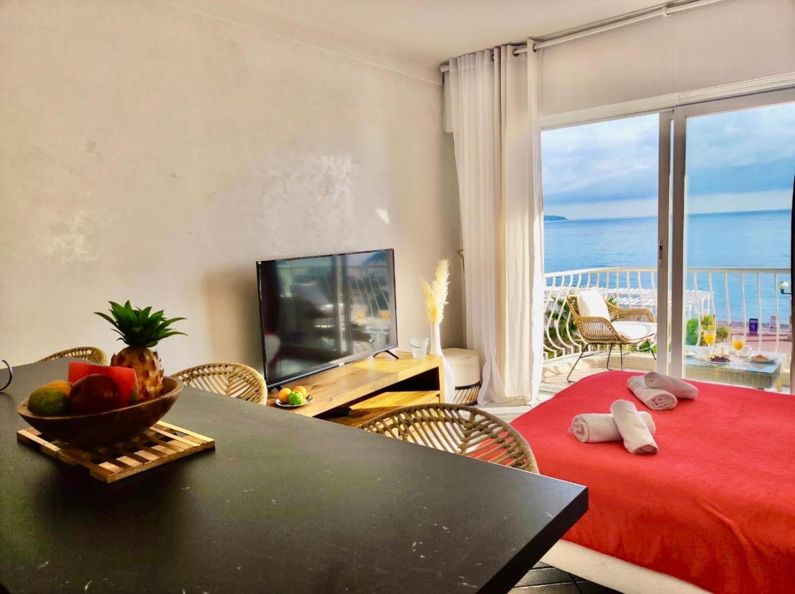 Apartment Sea Front Yourhosthelper